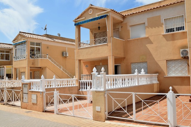 apartment-ground-floor en torrevieja ·  95500€