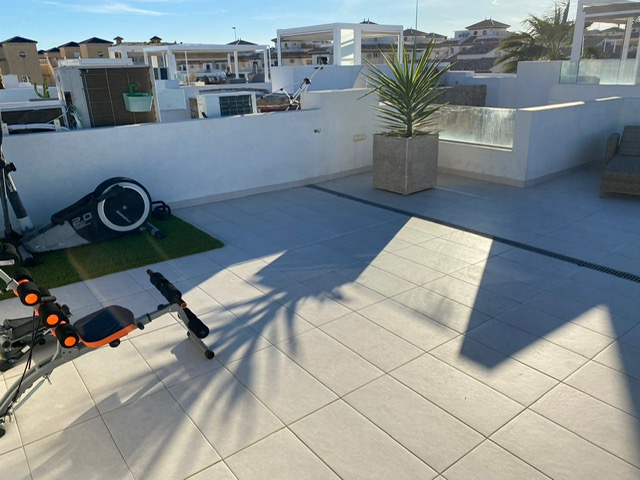 Verkoop. villa in Cabo Roig