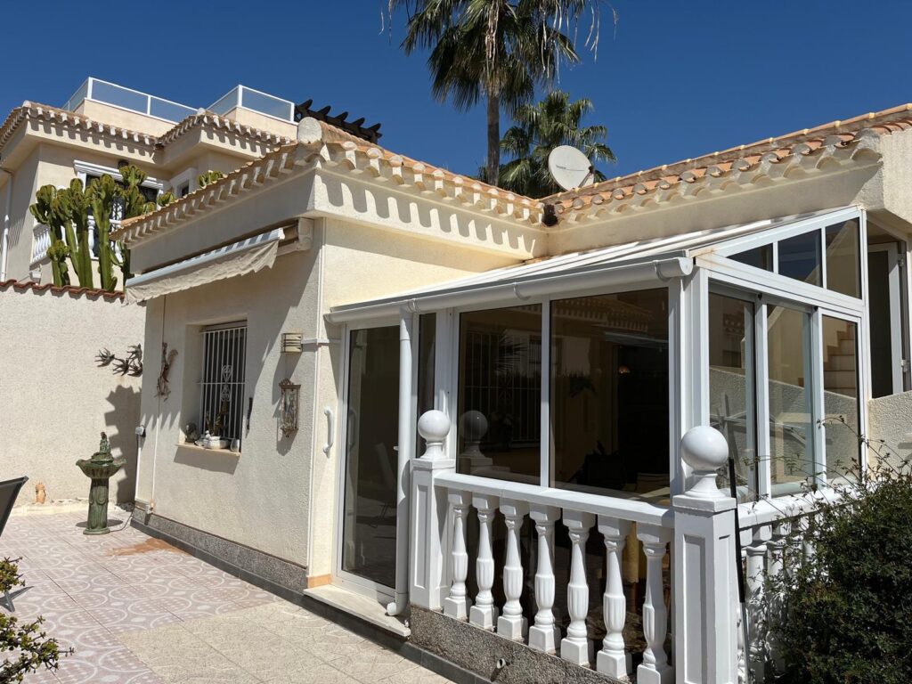 R-1728 Detached villa in Playa Flamenca R-1728 Detached villa in Playa Flamenca