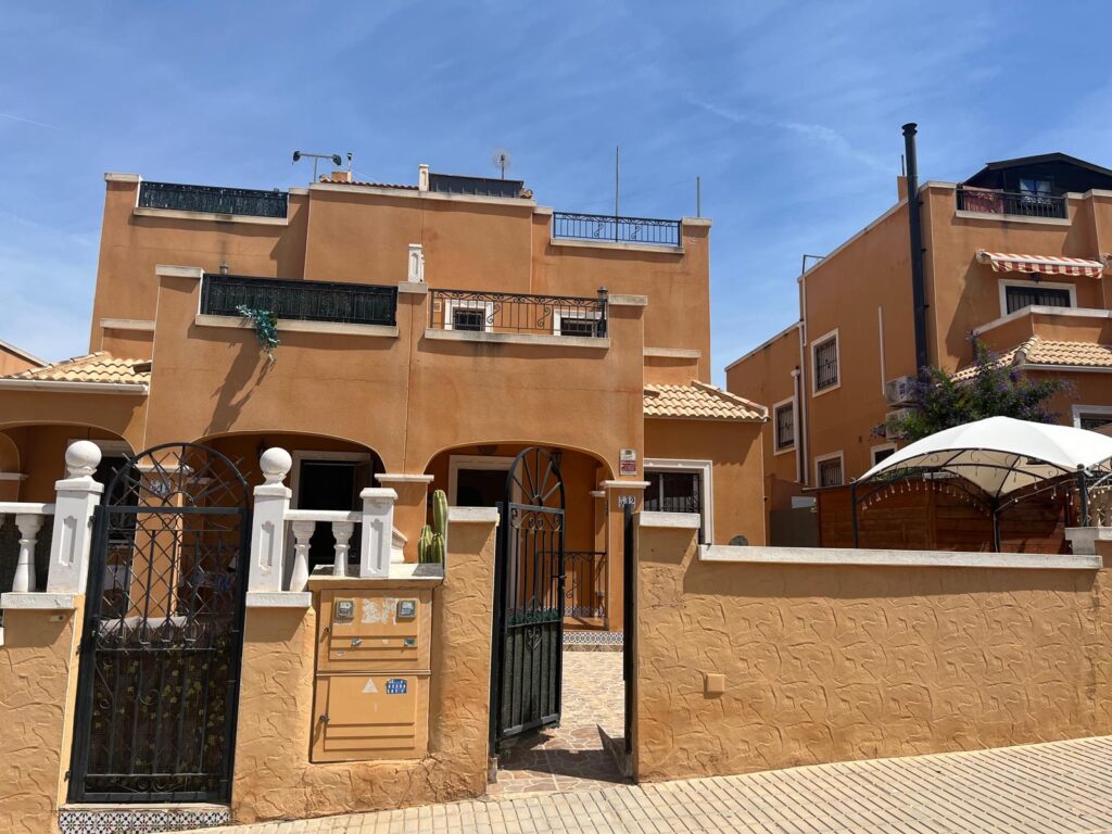 R-1812- Quad house-Los Altos R-1812- Quad house-Los Altos