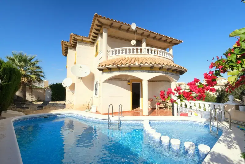 detached-villa en playa-flamenca ·  360000€