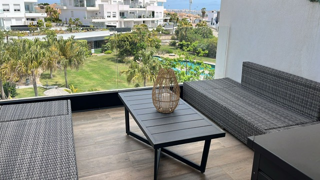 apartment en los-altos ·  389900€